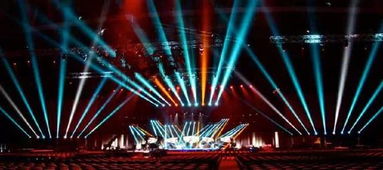 一份审美洗礼 全球创意舞台设计在服装节上的艺术绽放